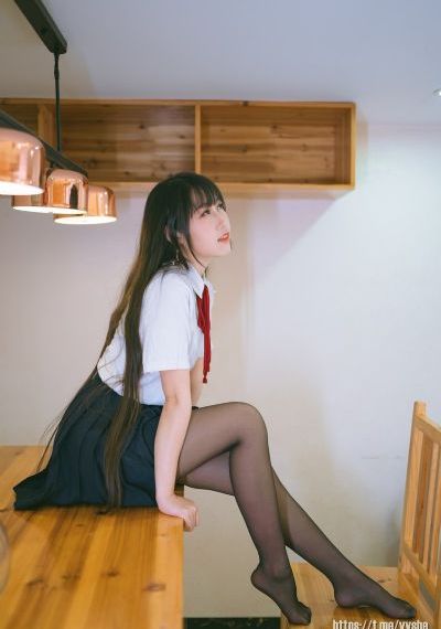 年轻的女老师3_国产剧电影完整版在线观看