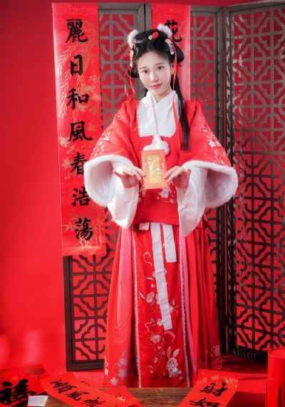 床上里拉_手机免费播放动漫