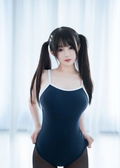 我让最想被拥抱的男人给威胁了_老版国语字幕